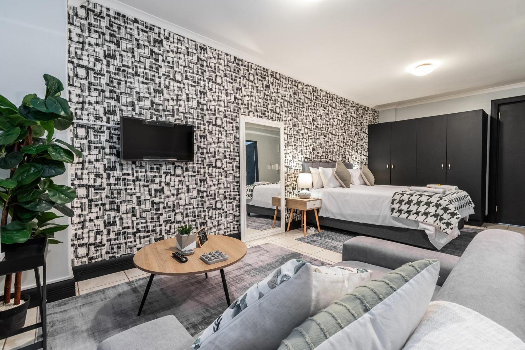 The Square 135- Studio With Free Parking, Pool & Gym Access Appartement Kaapstad Buitenkant foto