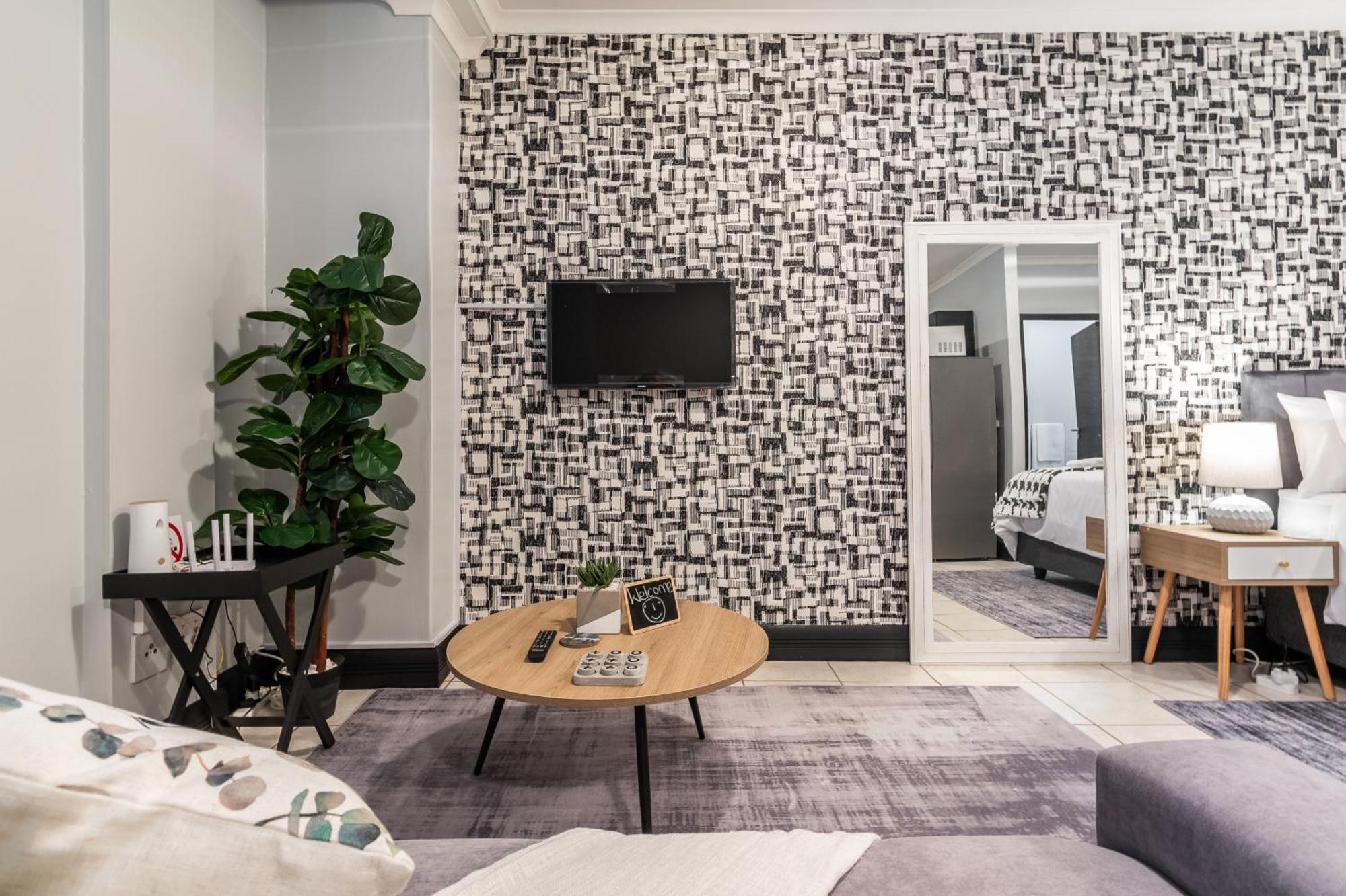 The Square 135- Studio With Free Parking, Pool & Gym Access Appartement Kaapstad Buitenkant foto