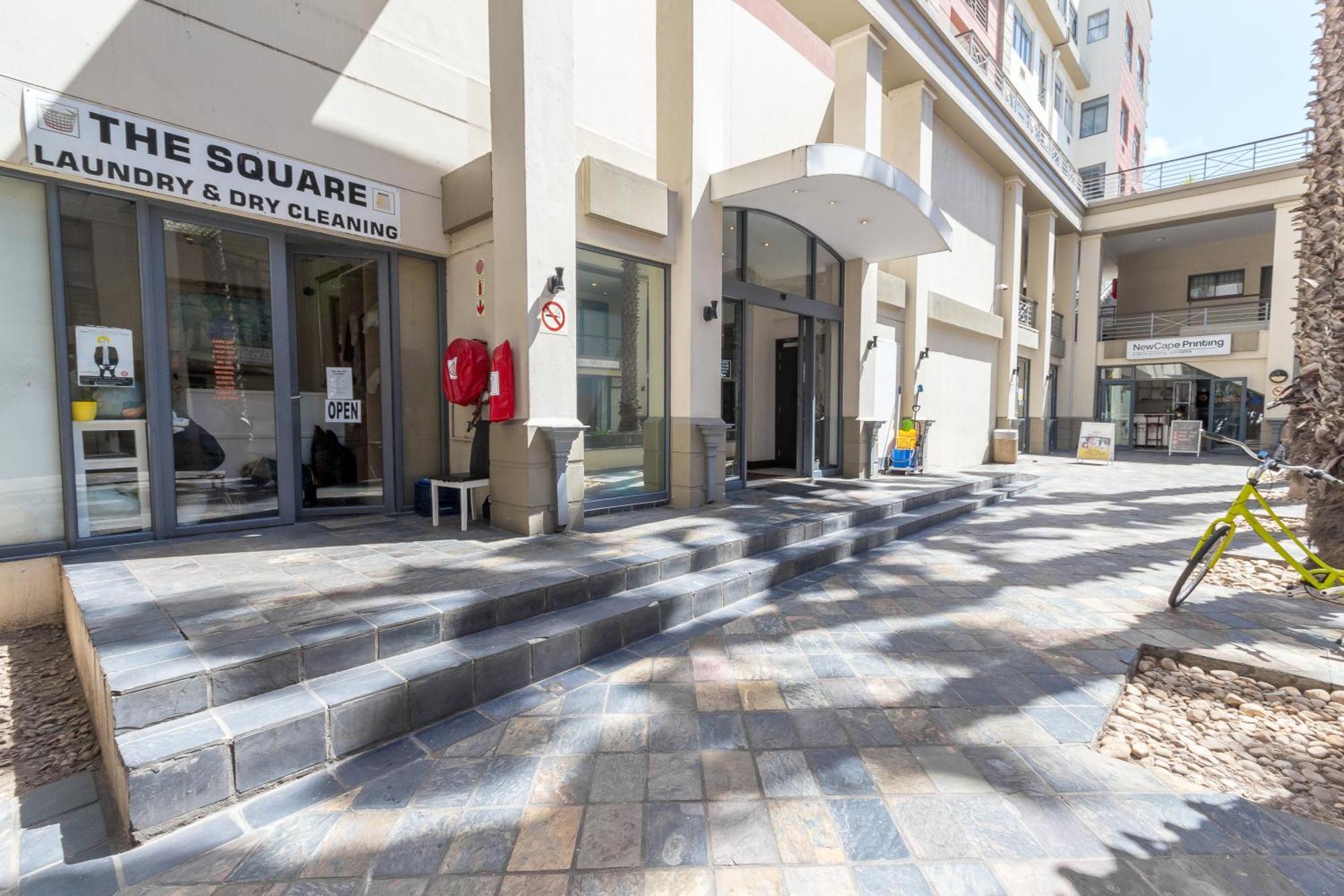 The Square 135- Studio With Free Parking, Pool & Gym Access Appartement Kaapstad Buitenkant foto