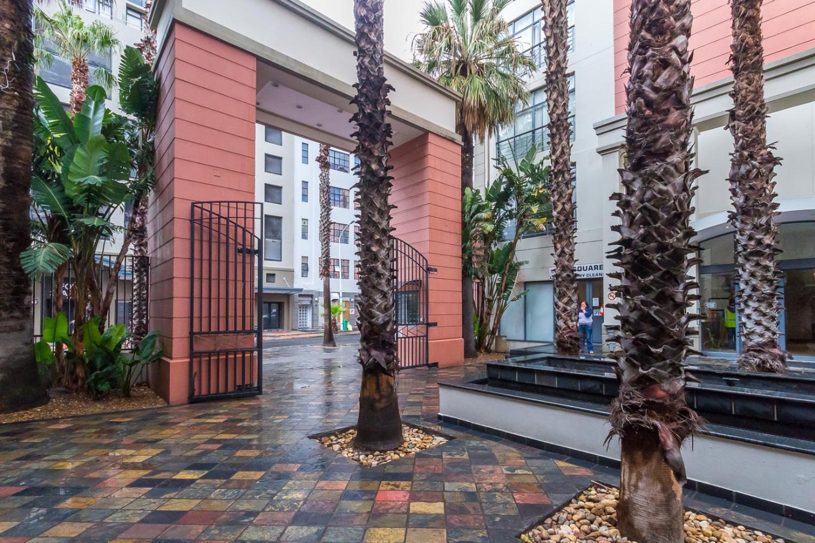 The Square 135- Studio With Free Parking, Pool & Gym Access Appartement Kaapstad Buitenkant foto