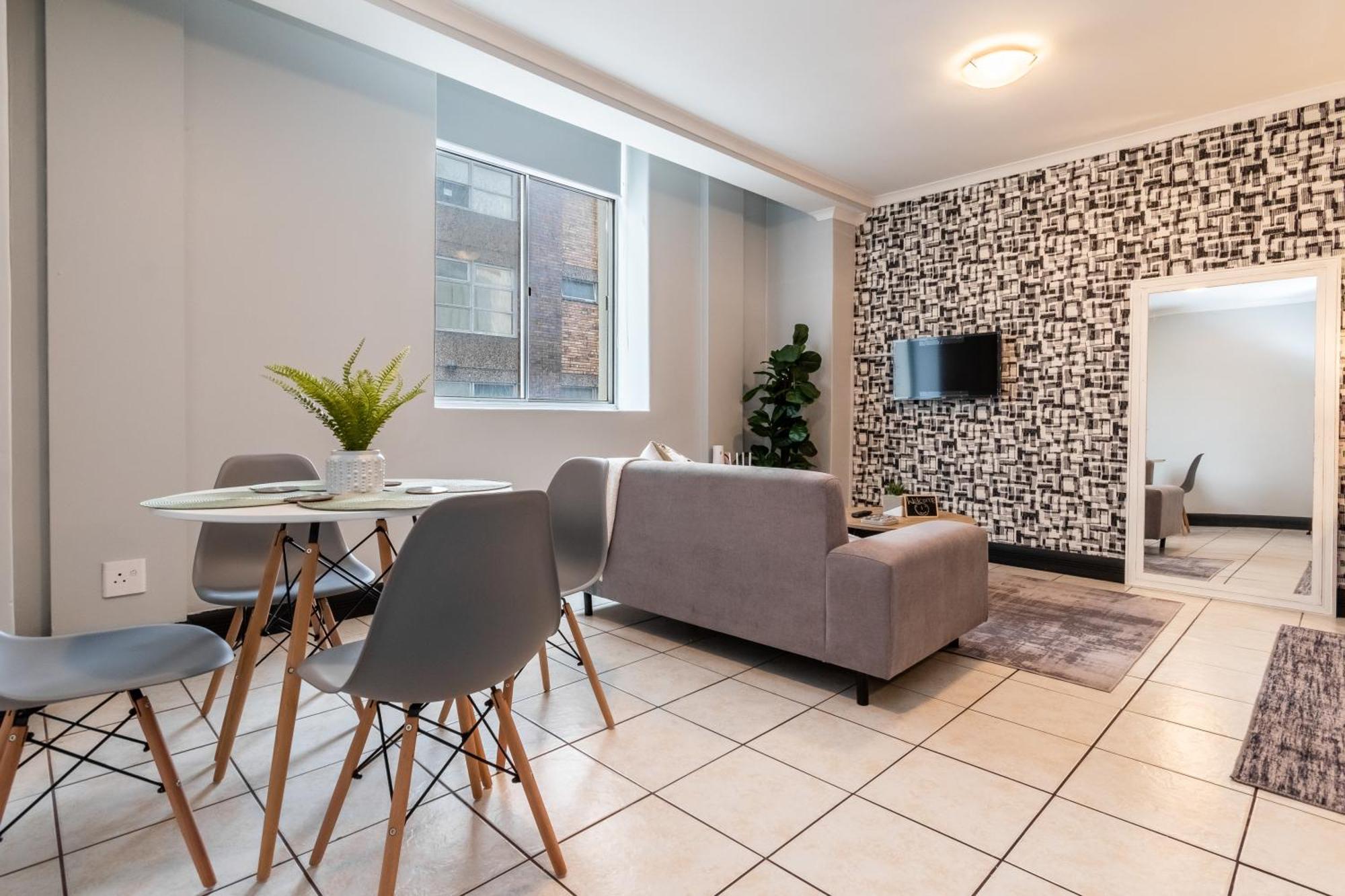 The Square 135- Studio With Free Parking, Pool & Gym Access Appartement Kaapstad Buitenkant foto