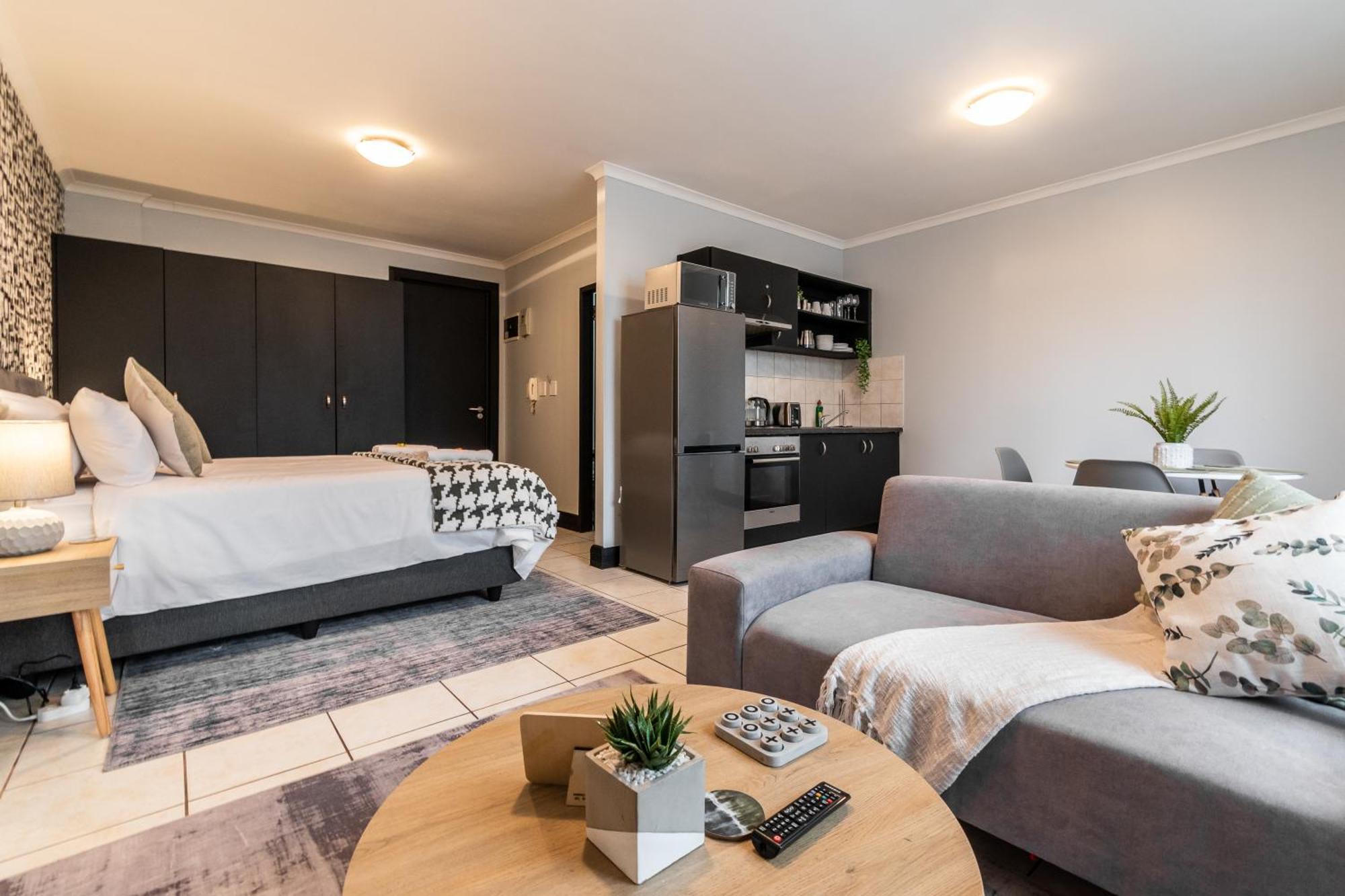 The Square 135- Studio With Free Parking, Pool & Gym Access Appartement Kaapstad Buitenkant foto